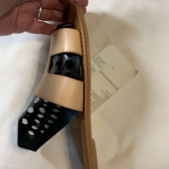 Amazon Essentials size 6.5 cream color sandal slides - Picture 5 of 6